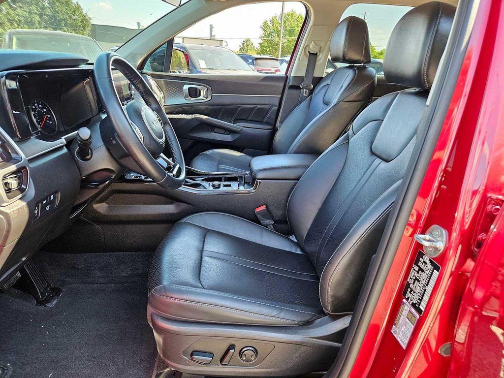 used 2022 Kia Sorento car, priced at $21,934