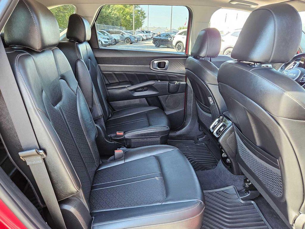 used 2022 Kia Sorento car, priced at $21,934
