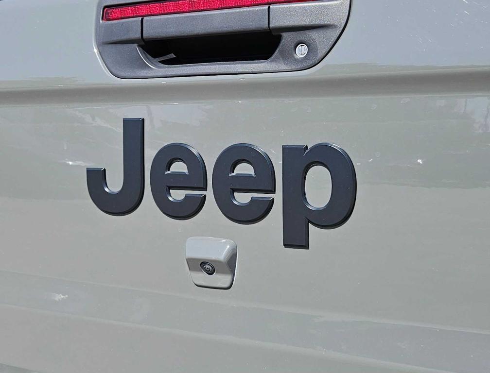 used 2023 Jeep Gladiator car, priced at $26,600