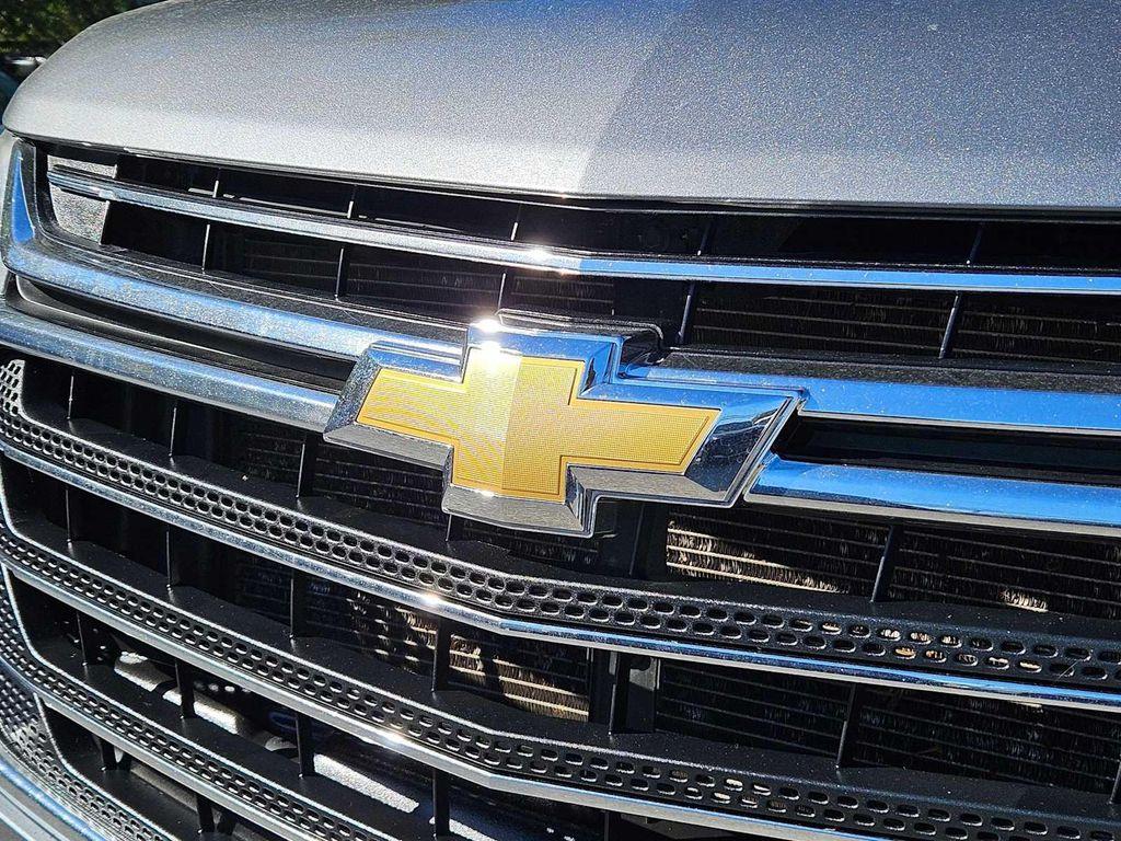 used 2021 Chevrolet Traverse car, priced at $17,998