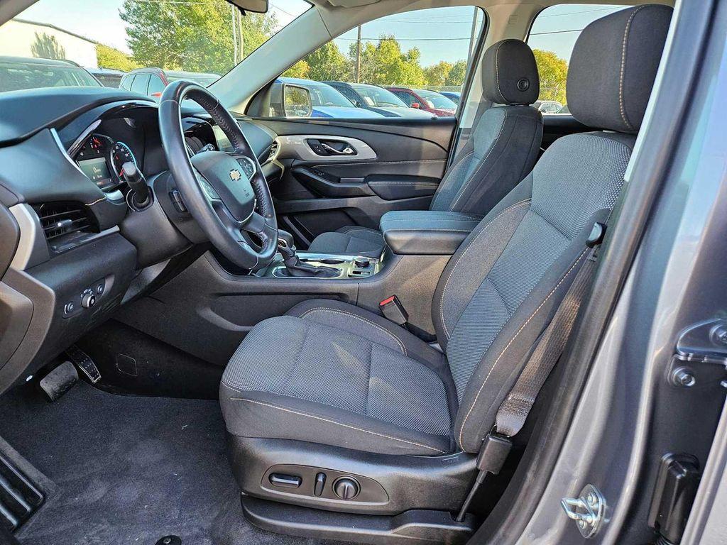 used 2021 Chevrolet Traverse car, priced at $17,998