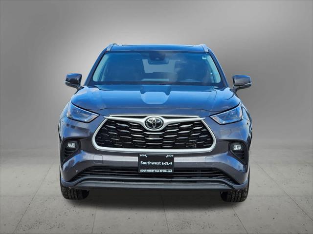 used 2022 Toyota Highlander car, priced at $32,746