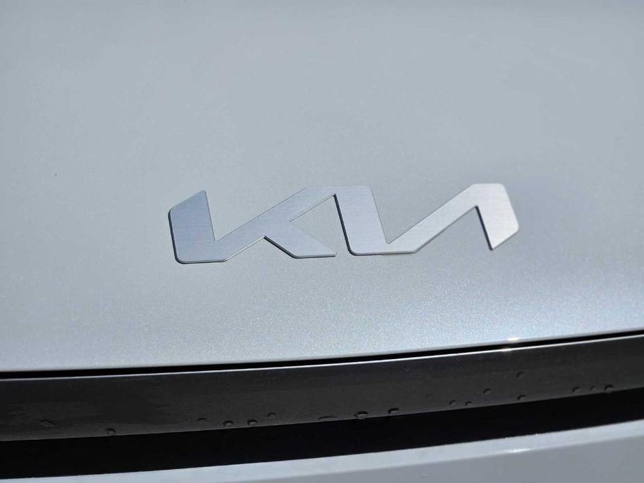 new 2024 Kia EV9 car, priced at $57,543