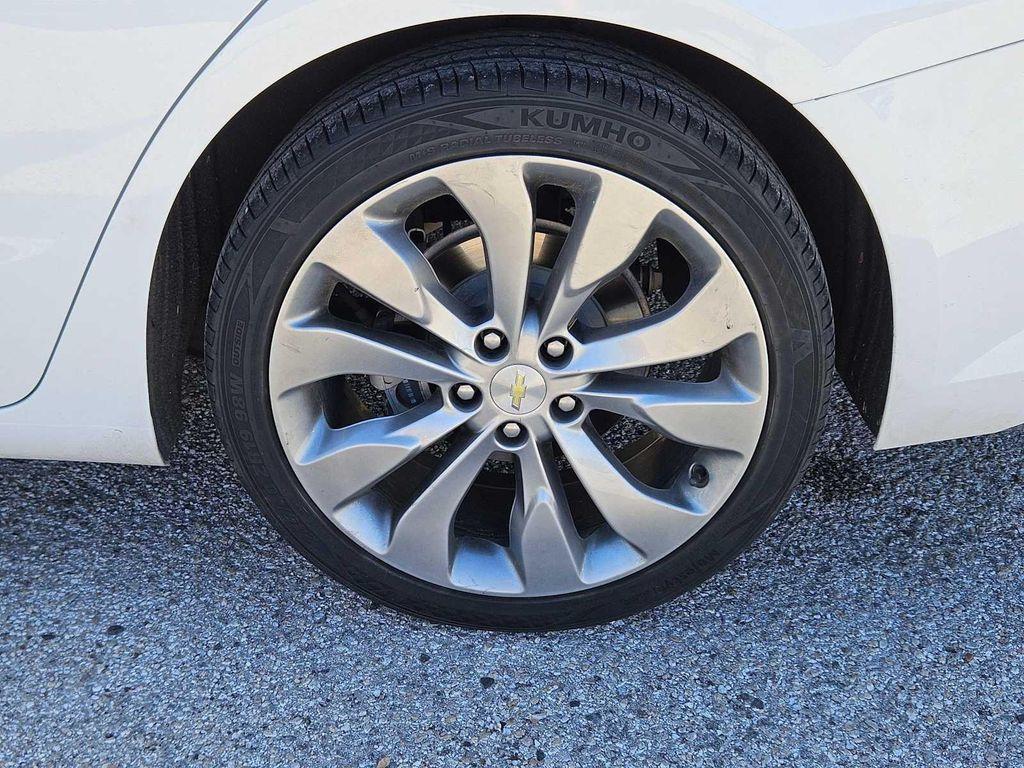 used 2018 Chevrolet Malibu car, priced at $12,921