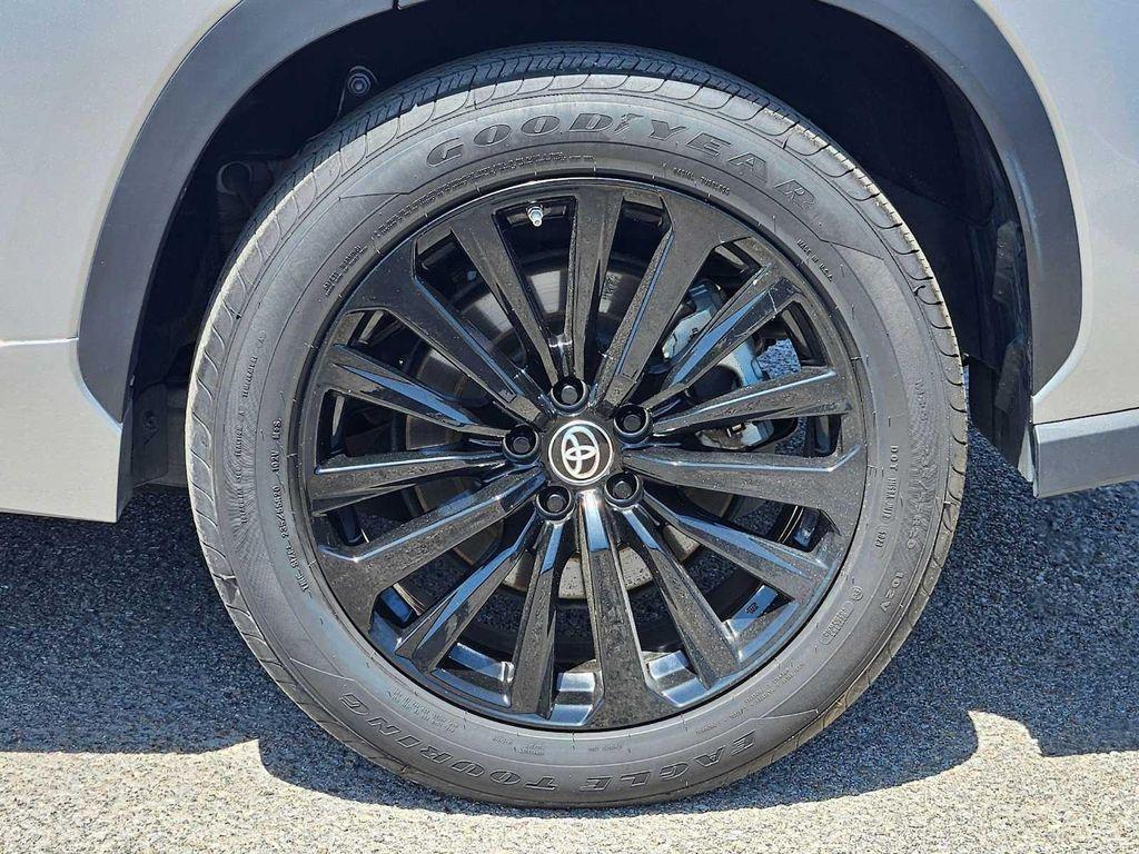 used 2024 Toyota Highlander car, priced at $38,992