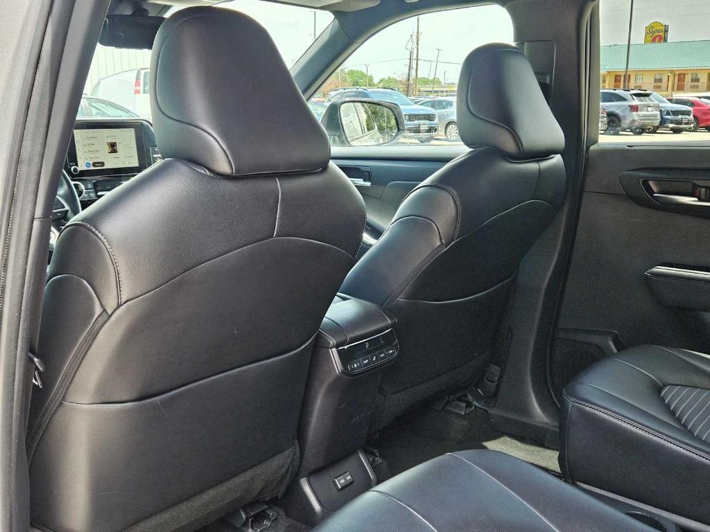 used 2024 Toyota Highlander car, priced at $39,828