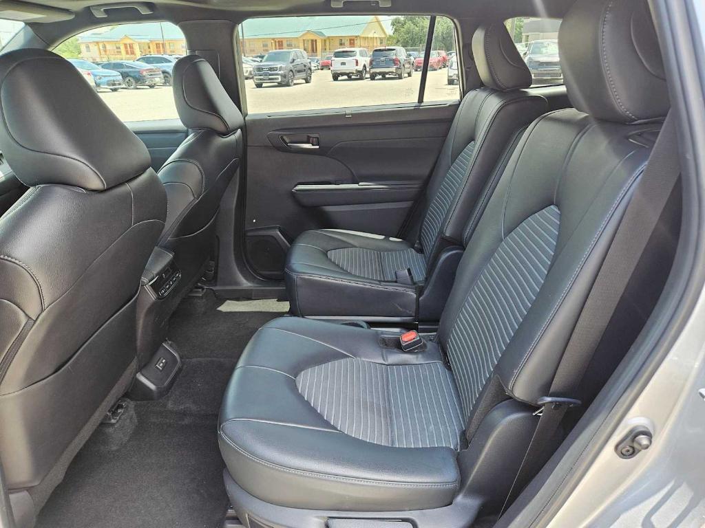 used 2024 Toyota Highlander car, priced at $39,828