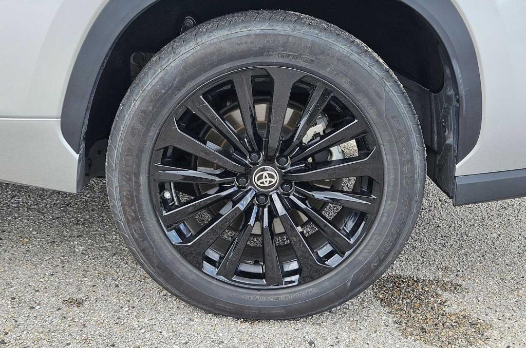 used 2024 Toyota Highlander car, priced at $39,828