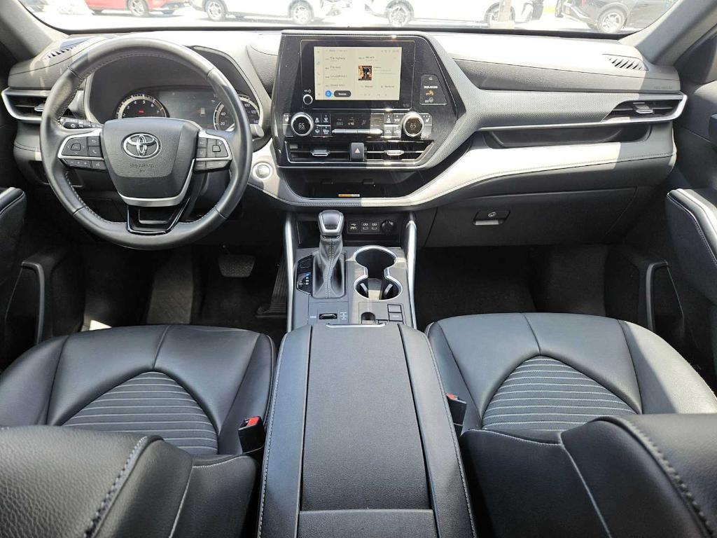 used 2024 Toyota Highlander car, priced at $39,828