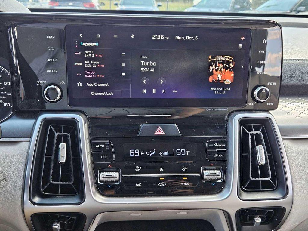 used 2023 Kia Sorento car, priced at $25,206
