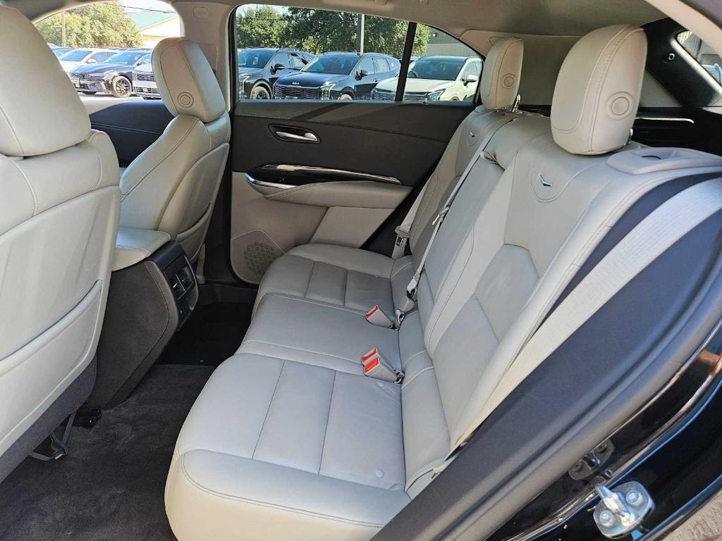 used 2023 Cadillac XT4 car, priced at $21,881