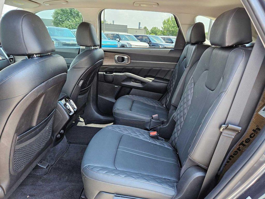 used 2022 Kia Sorento car, priced at $22,648