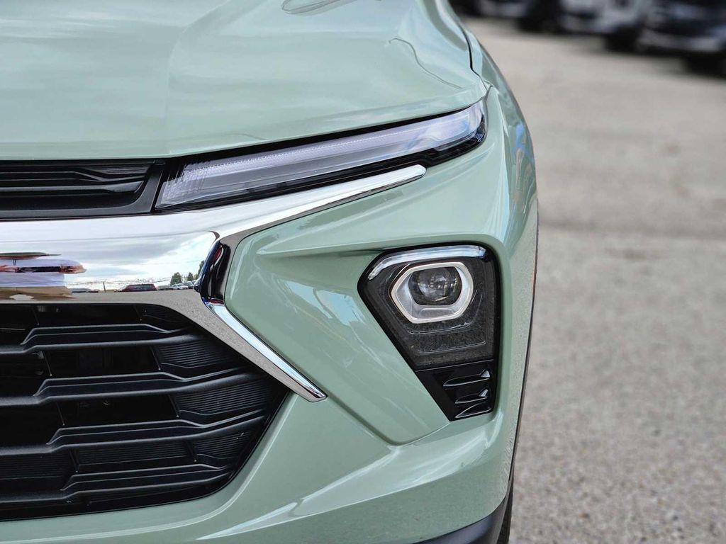 used 2025 Chevrolet TrailBlazer car, priced at $21,833