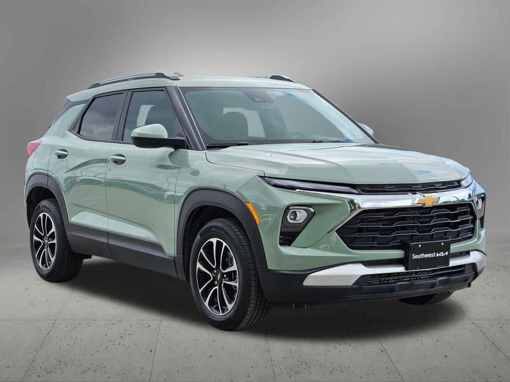 used 2025 Chevrolet TrailBlazer car, priced at $21,833