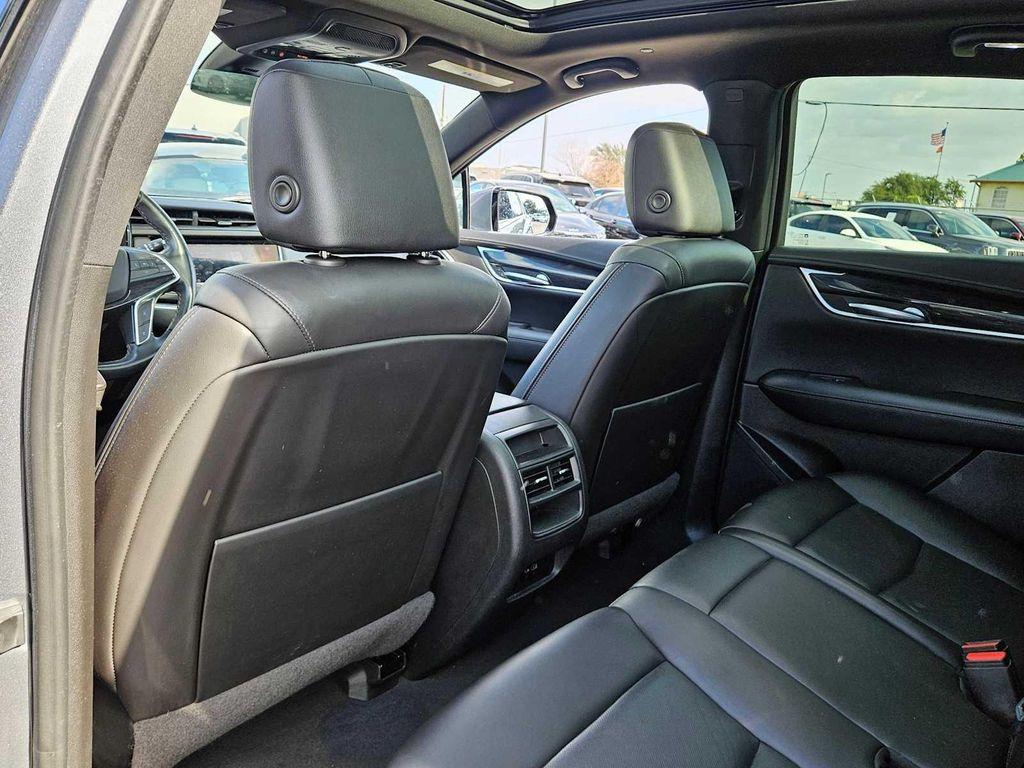 used 2021 Cadillac XT5 car, priced at $20,353