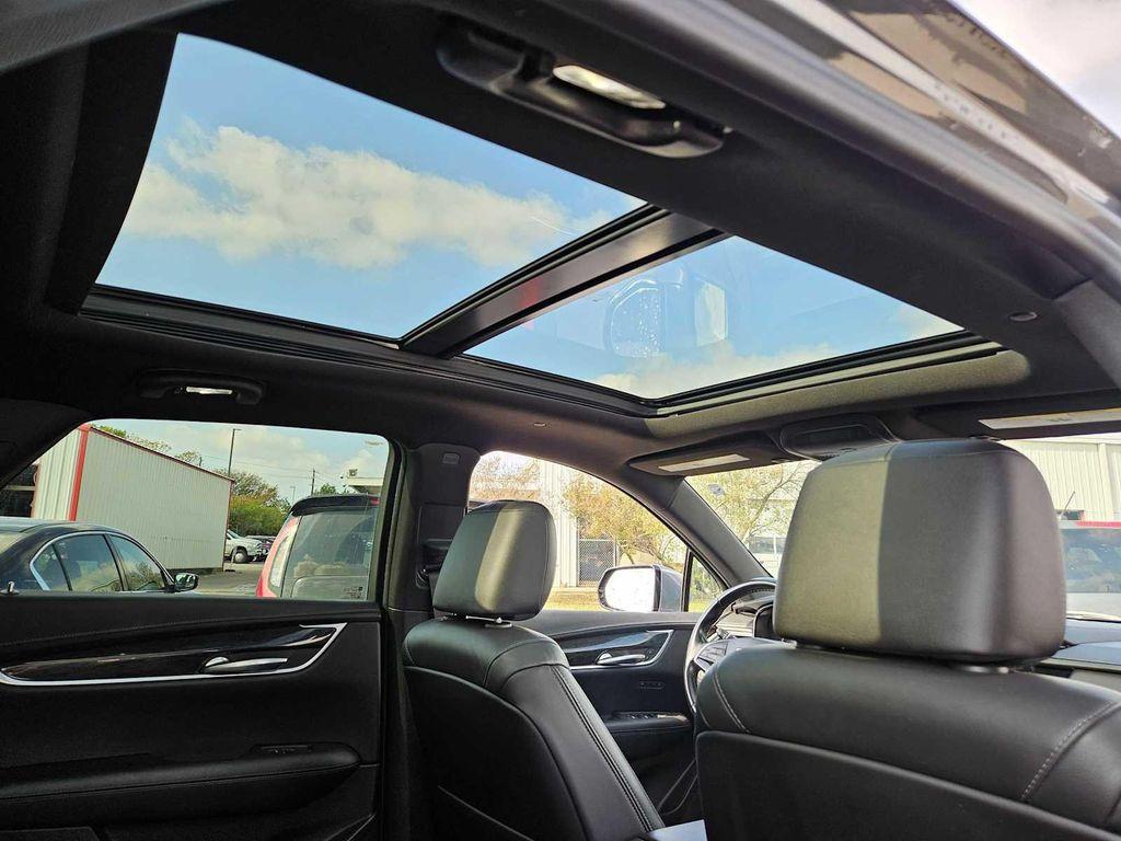 used 2021 Cadillac XT5 car, priced at $20,353