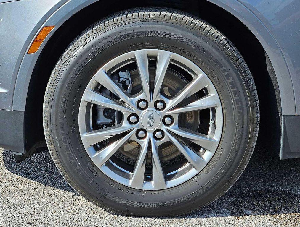 used 2021 Cadillac XT5 car, priced at $20,353