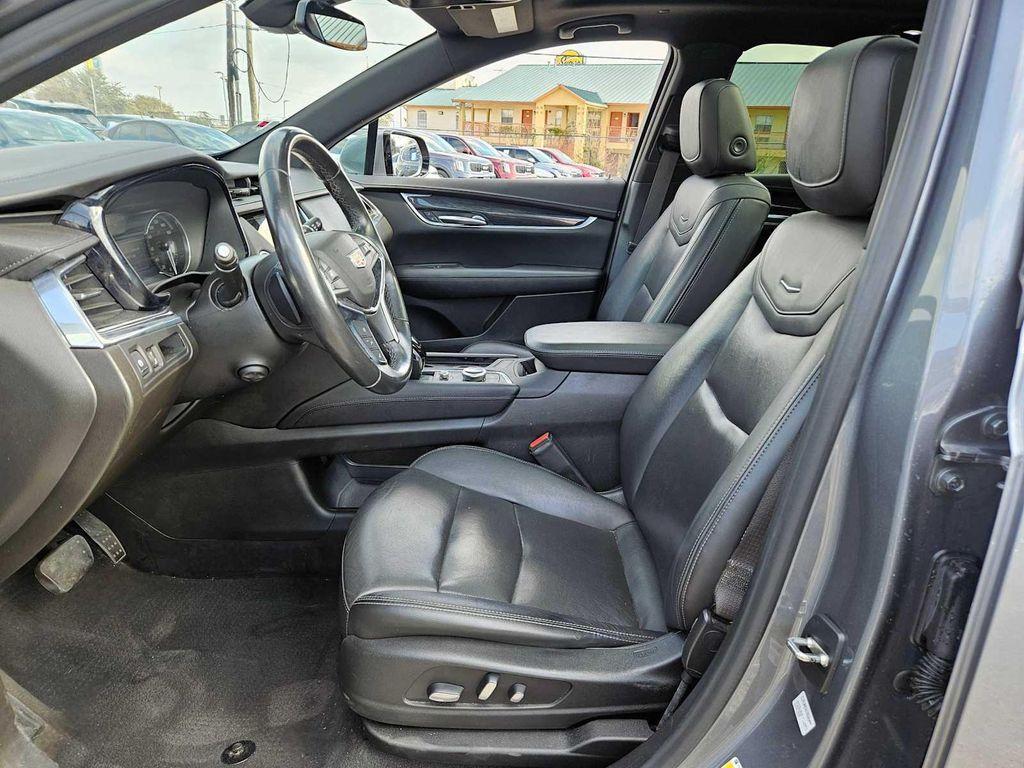 used 2021 Cadillac XT5 car, priced at $20,353