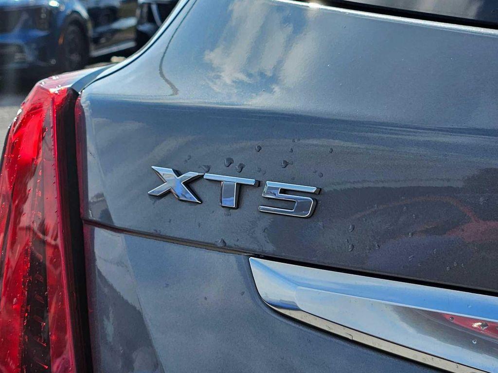 used 2021 Cadillac XT5 car, priced at $20,353