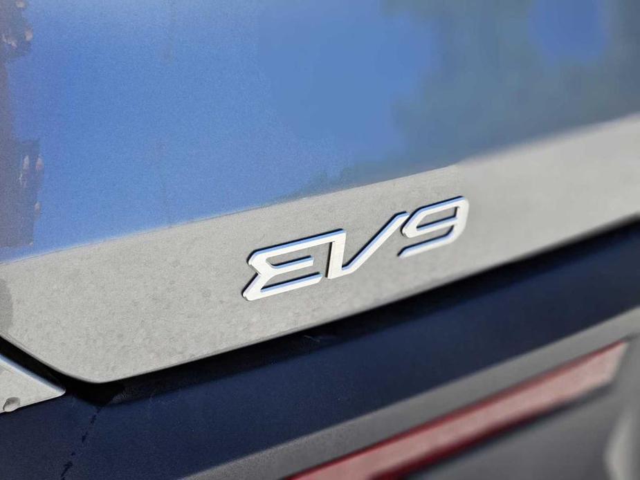 new 2024 Kia EV9 car, priced at $52,314