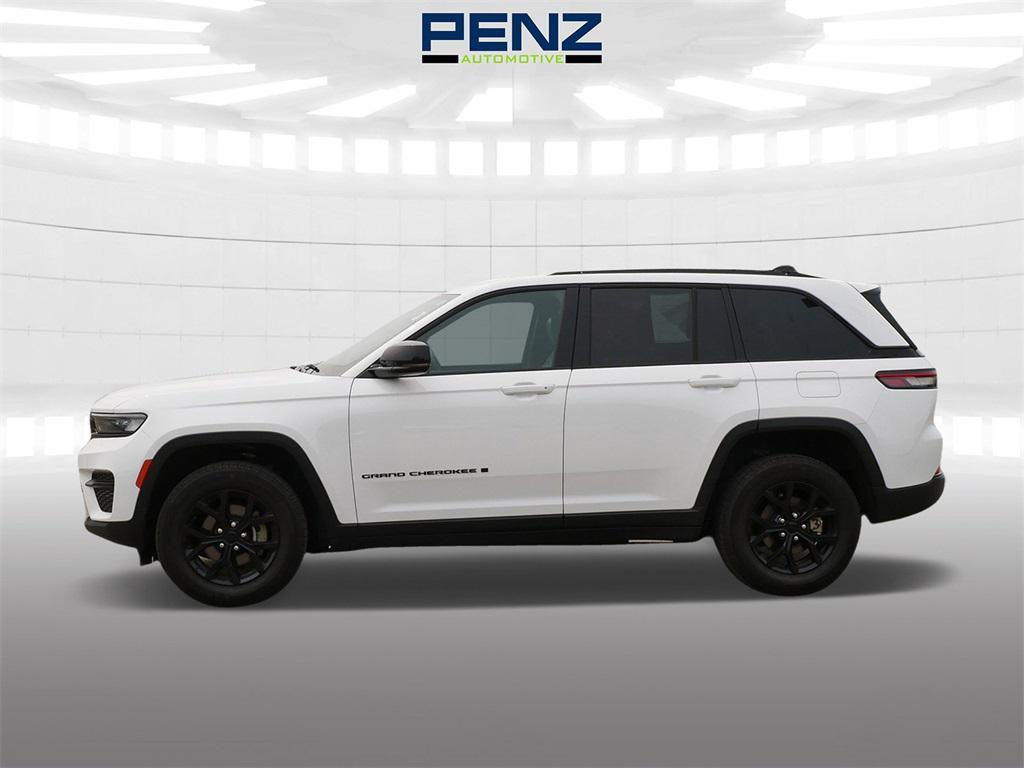 used 2024 Jeep Grand Cherokee car, priced at $30,900