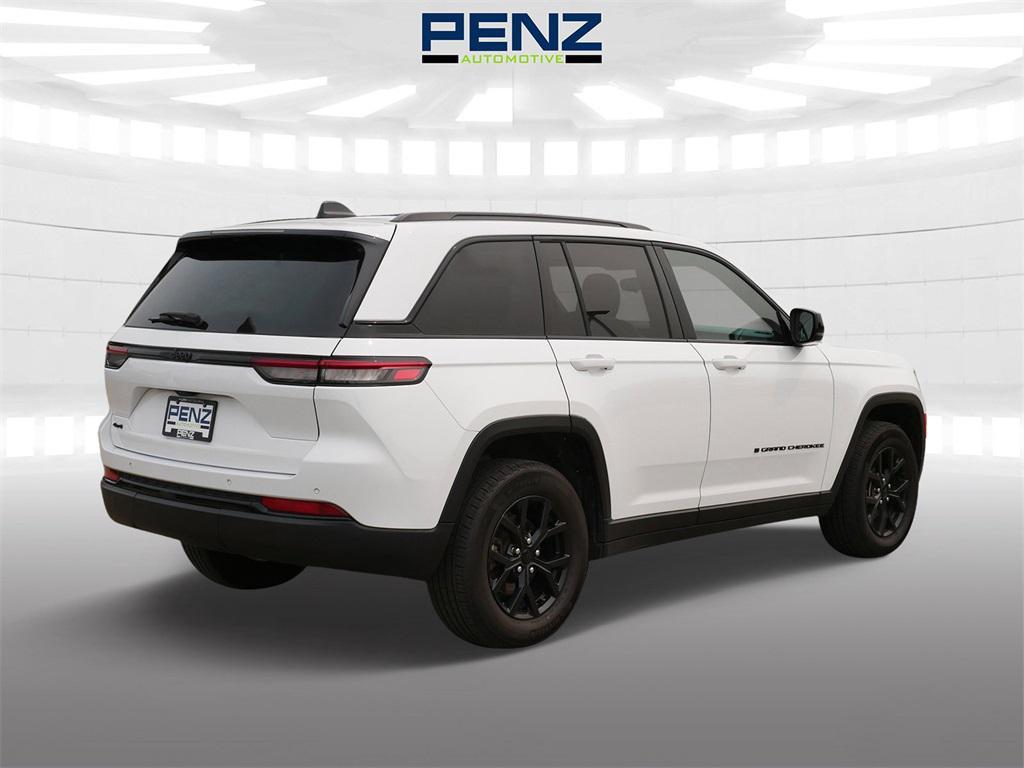 used 2024 Jeep Grand Cherokee car, priced at $30,900