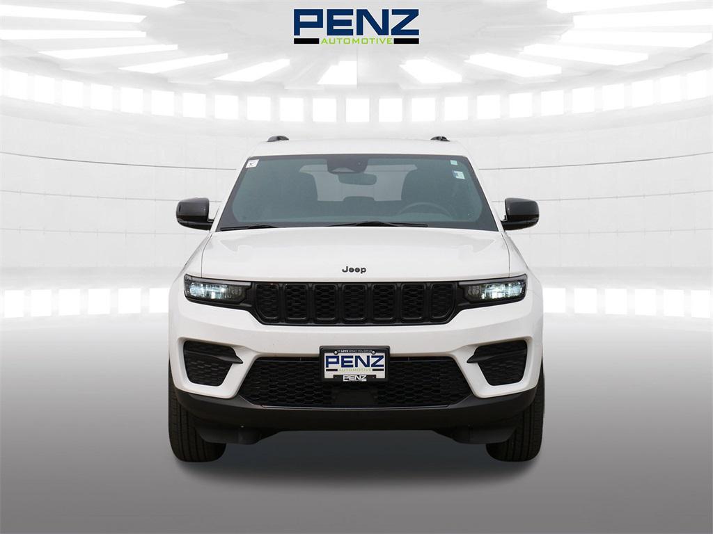 used 2024 Jeep Grand Cherokee car, priced at $30,900
