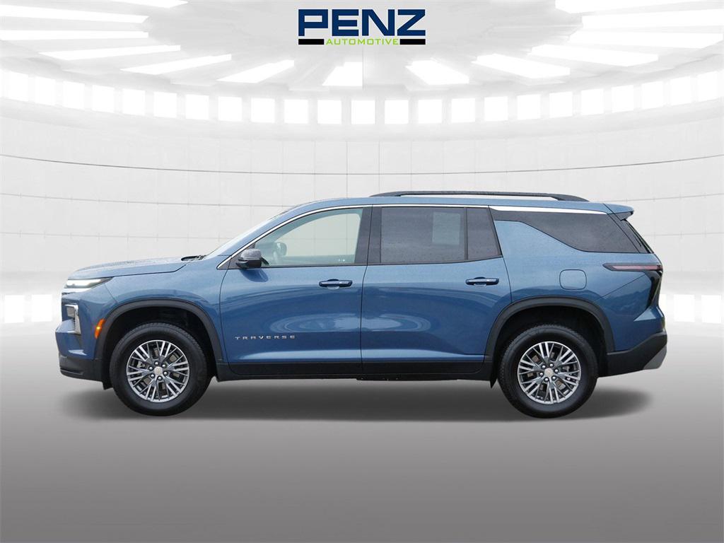 used 2025 Chevrolet Traverse car, priced at $39,700