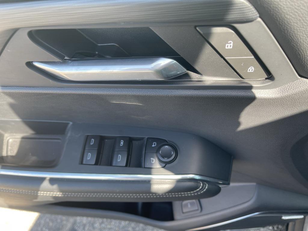 used 2025 GMC Acadia car, priced at $39,200