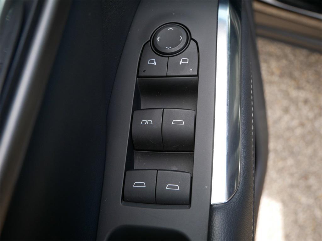 used 2025 Chevrolet Traverse car, priced at $39,300