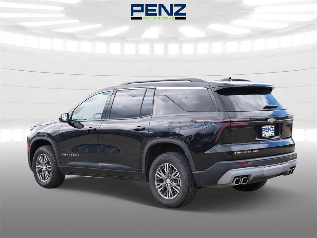 used 2025 Chevrolet Traverse car, priced at $39,300