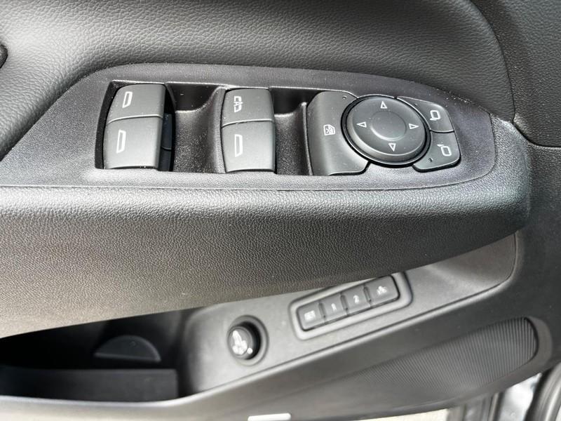 used 2018 Chevrolet Equinox car, priced at $19,595