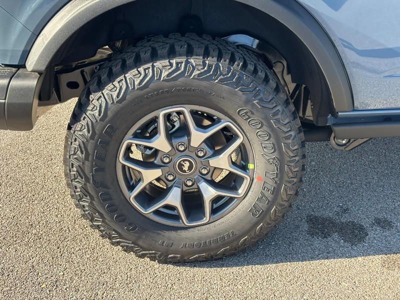 new 2025 Ford Bronco car, priced at $60,284