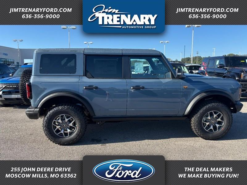 new 2025 Ford Bronco car, priced at $60,284