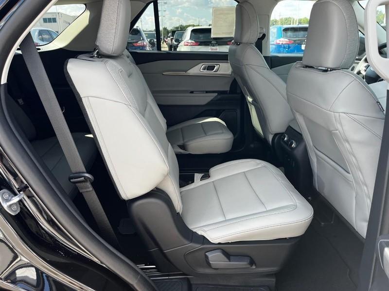 new 2025 Ford Explorer car, priced at $43,476