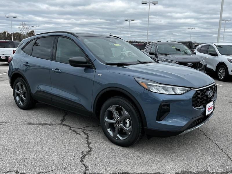 new 2025 Ford Escape car, priced at $34,037