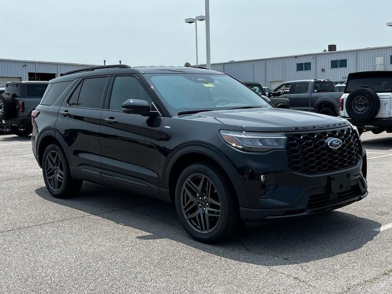 new 2025 Ford Explorer car