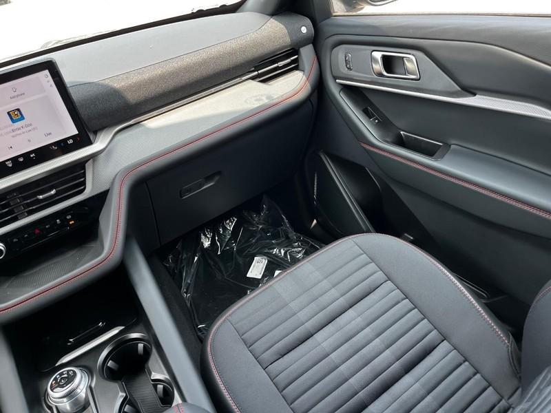 new 2025 Ford Explorer car