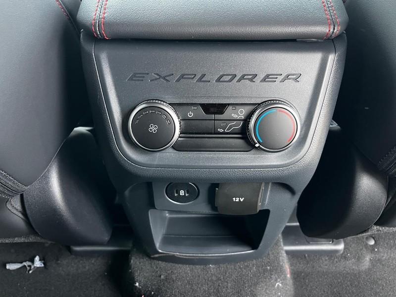 new 2025 Ford Explorer car