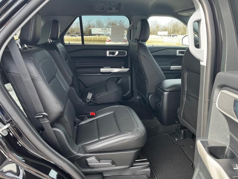 new 2024 Ford Explorer car, priced at $43,390