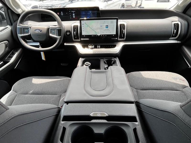 new 2025 Ford Expedition car, priced at $65,143