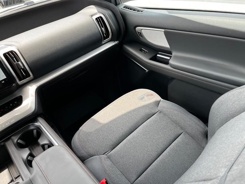 new 2025 Ford Expedition car, priced at $65,143