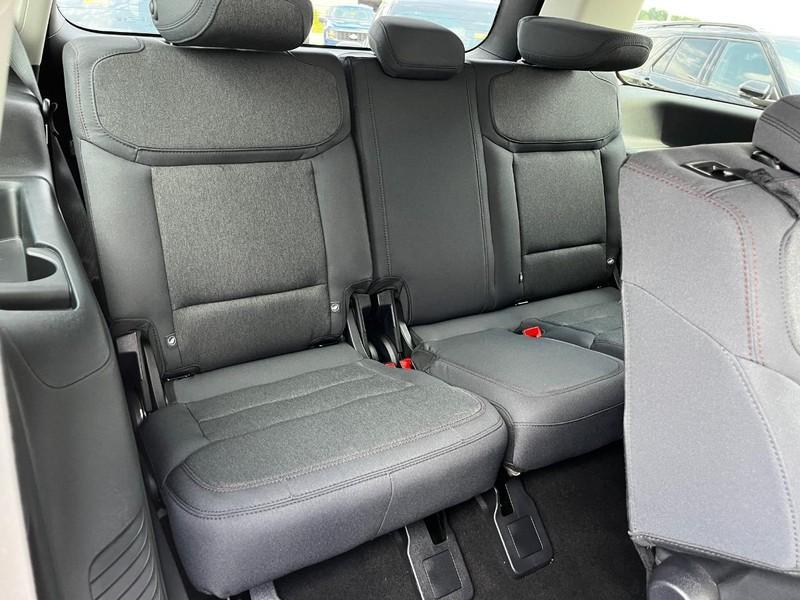 new 2025 Ford Expedition car, priced at $65,143