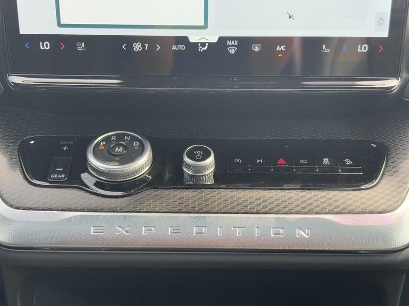 new 2025 Ford Expedition Max car, priced at $85,547