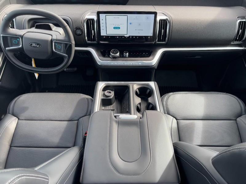 new 2025 Ford Expedition Max car, priced at $85,547
