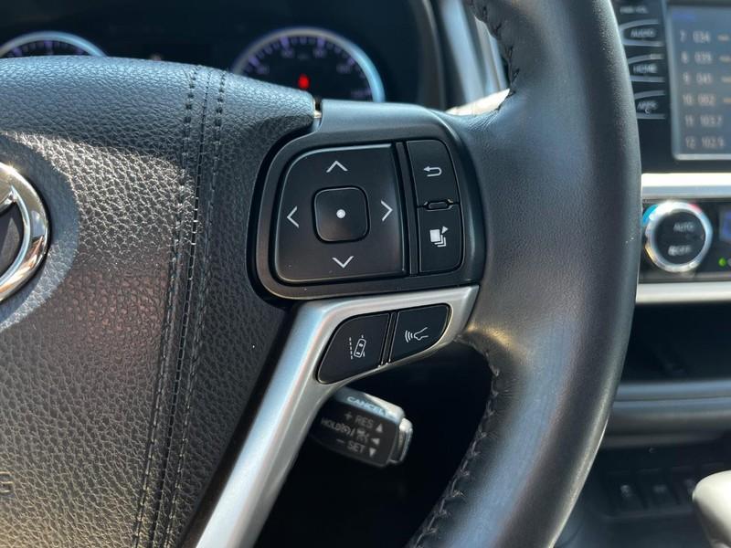 used 2019 Toyota Highlander car, priced at $22,795