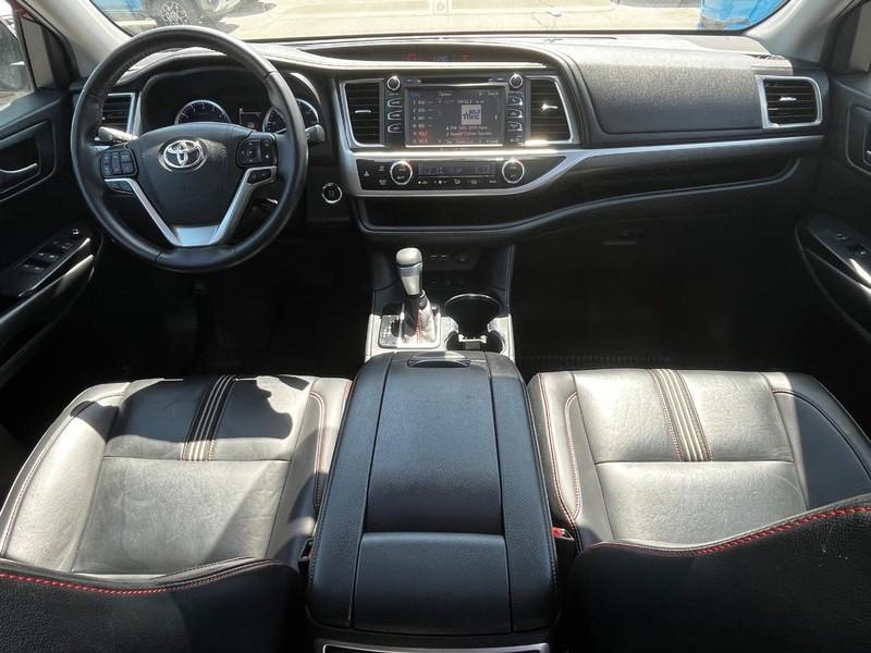 used 2019 Toyota Highlander car, priced at $22,795