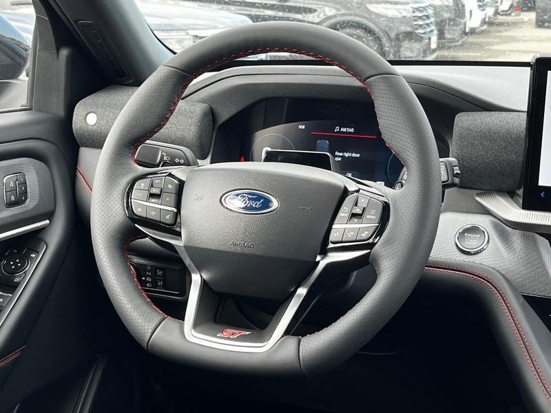 new 2025 Ford Explorer car, priced at $55,699