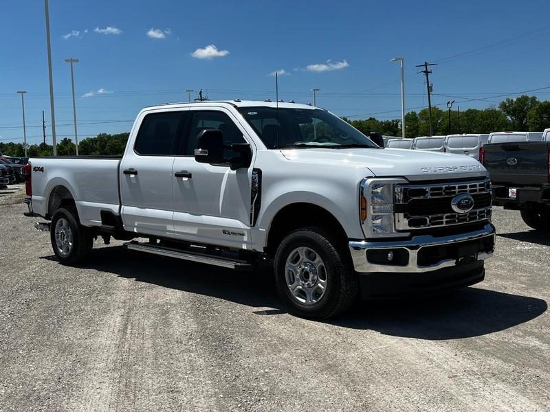 new 2025 Ford F-250 car, priced at $69,820