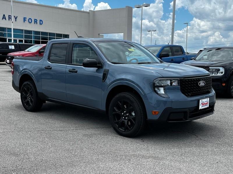 new 2025 Ford Maverick car